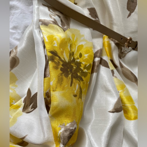 🌼Jessica Howard Designer Dress 👗14W with Gorgeous🌼Yellow Flowers. Like New 🌼 - Picture 9 of 16